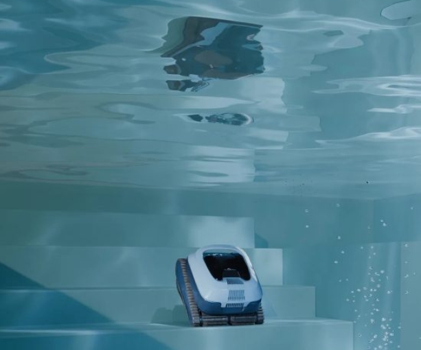 Dolphin-EON-120d-רובוט-אלחוטי-מנקה-מדרגות-Pool-Stairs-Cleaning-550x550